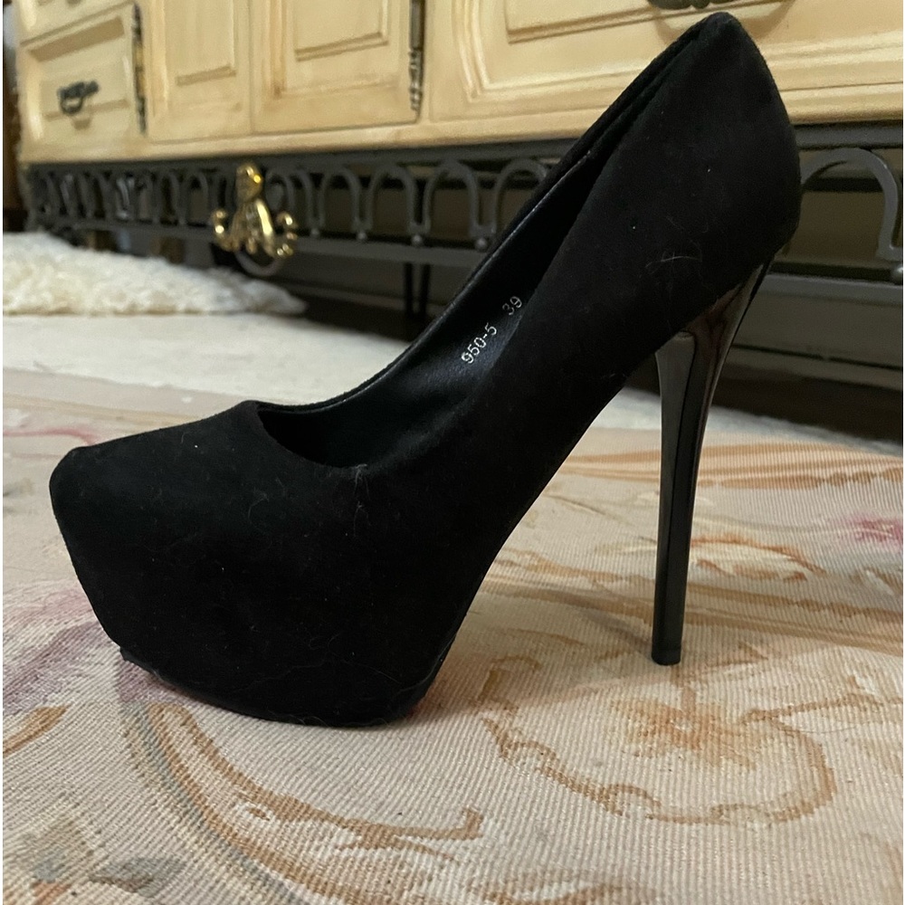 Sexy Black suede platform heels size 8